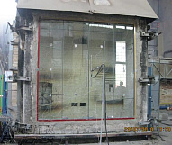 Противопожарная цельностеклянная дверь ДСПД-30 в составе перегородки ППС-30 Противопожарная цельностеклянная дверь ДСПД-30 в составе перегородки ППС-30